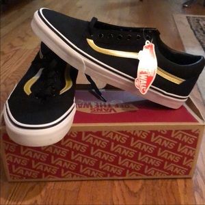 Vans Old Skool - Black/Gold/white - NWT